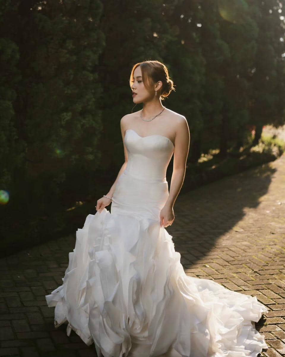 Potret prewedding Jerry dan Fani MCI sebagai inspirasi sesi foto pasangan bernuansa romantis dan personal.