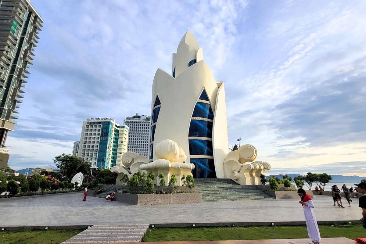 Selain Pantai, Ini 5 Tempat Wisata Non-Alam di Nha Trang