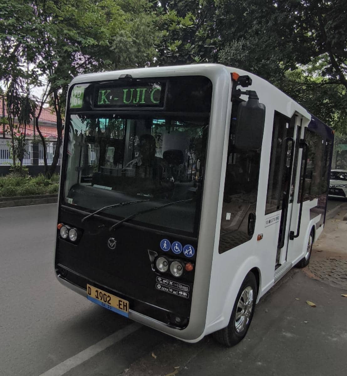 Dari Gedebage ke Pasar Baru, Angkot Listrik Bandung Mulai Diuji