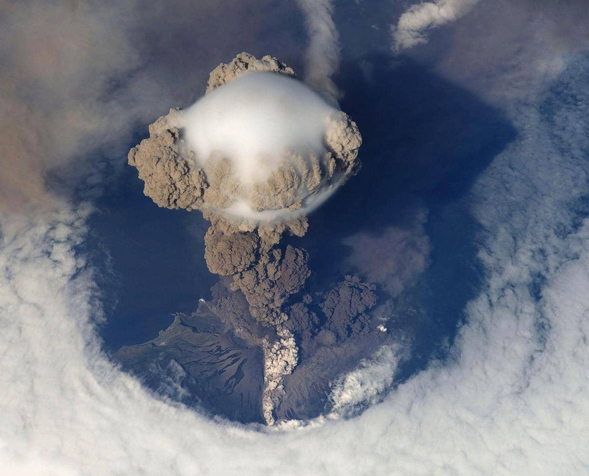 ilustrasi erupsi