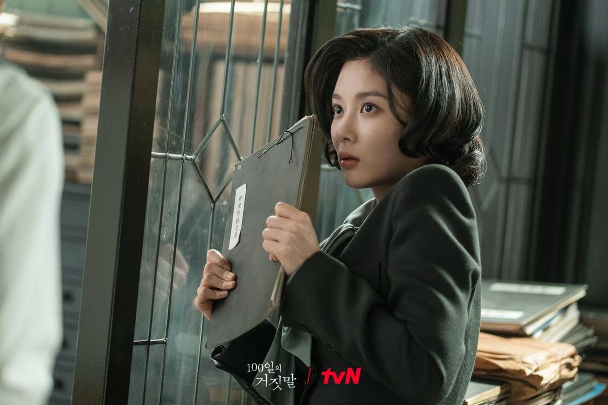Still cut drama Korea 100 Days of Deception dari tvN yang memperlihatkan salah satu adegan dalam serial tersebut.