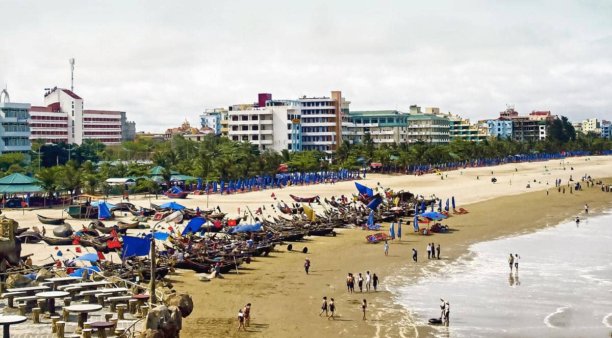 potret Bai Tien Beach