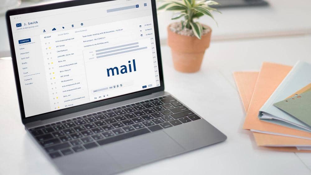 ilustrasi email
