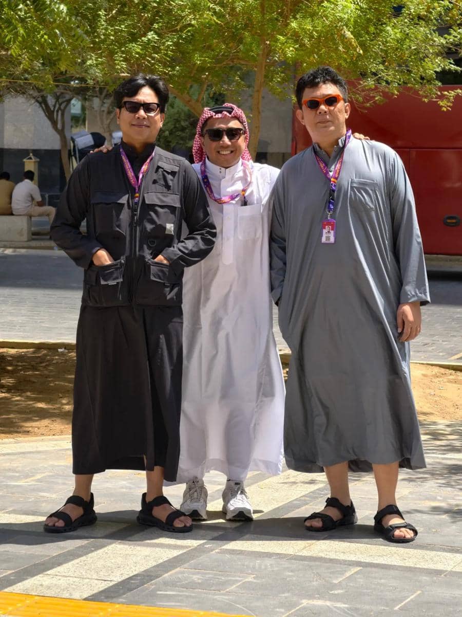 Potret Grind Boys saat menjalankan ibadah umrah, sebagaimana dibagikan melalui akun Instagram @grindboys01.