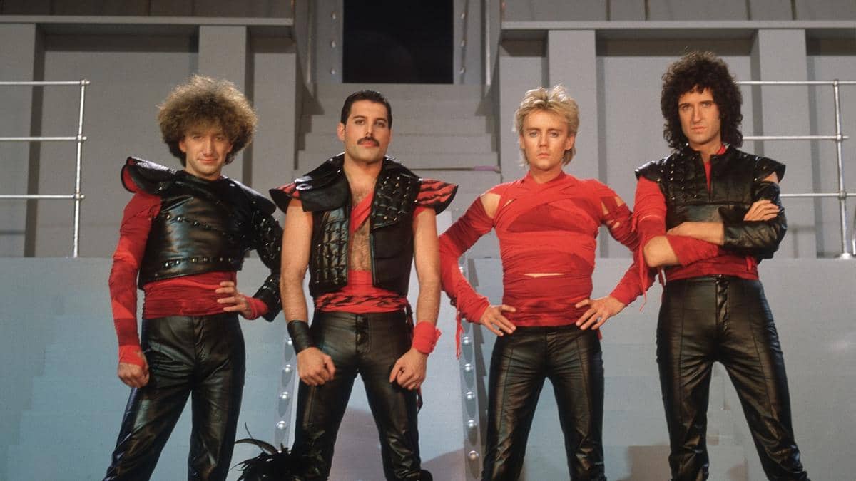 Empat personel band Queen tampil bersama dalam dokumenter Days of Our Lives produksi BBC tentang band.