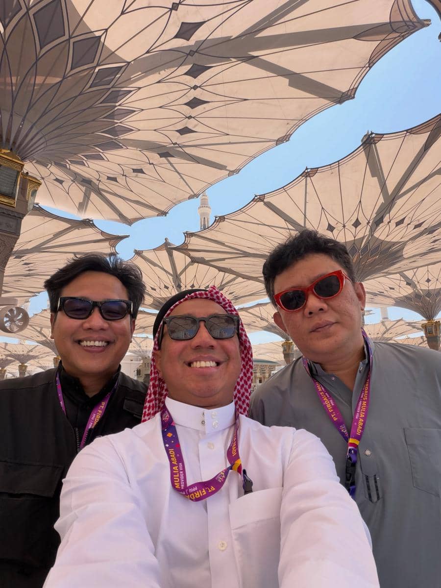 Potret Grind Boys saat menjalankan ibadah umrah di Tanah Suci, diunggah melalui akun Instagram Ricolubis.