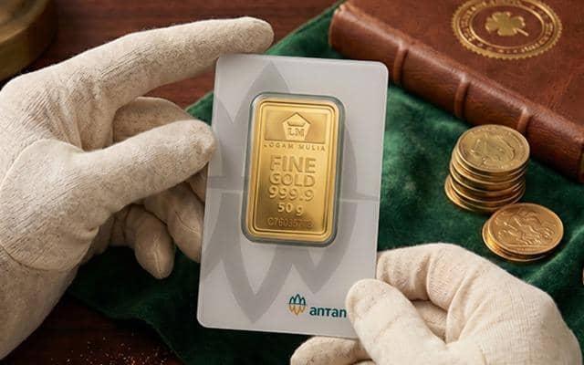 Harga Emas Antam Melemah Lagi, Susut Rp17.000 per Gram