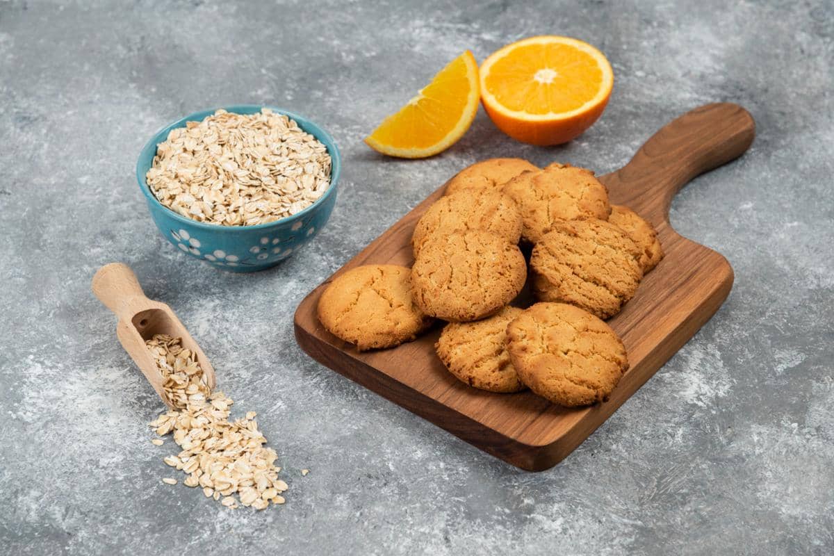 ilustrasi hojicha oat buttercotch cookies