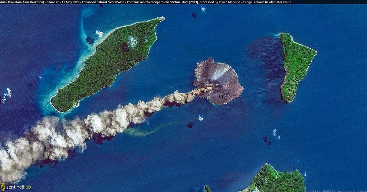 Dinkes Jabar: Abu Vulkanik Anak Krakatau Bisa Picu Pneumonia