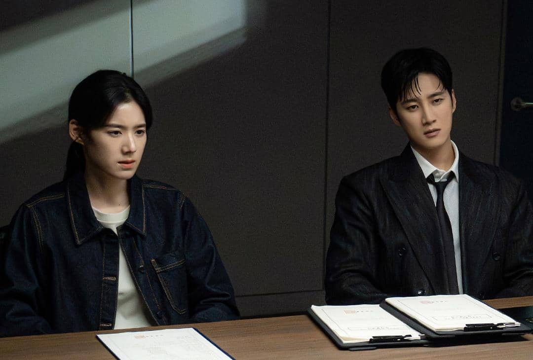 Potongan adegan drama Korea Flex x Cop 2 yang dibagikan oleh akun Instagram resmi SBS Drama untuk promosi.