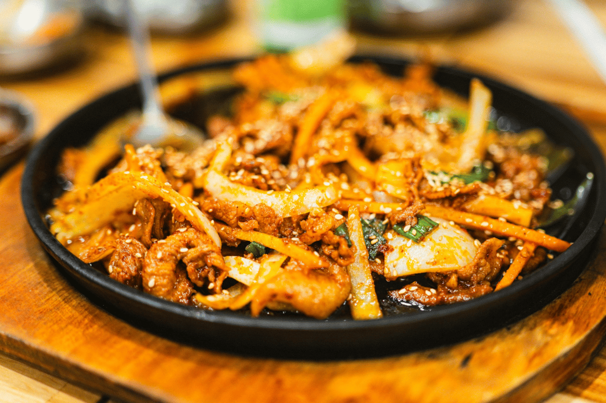 Resep Dwaeji Kimchi Duruchigi, Tumis Babi Pedas dengan Kimchi