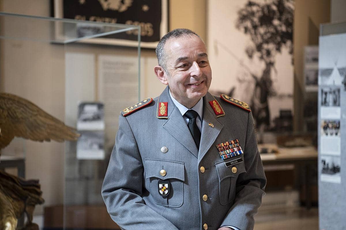 Inspektur Jenderal Bundeswehr Carsten Breuer