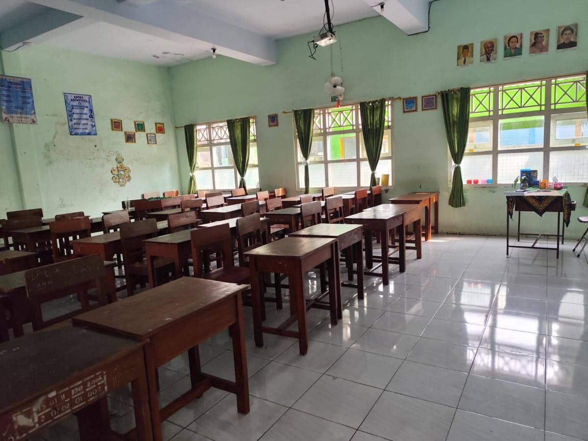 Buntut Keracunan Massal MBG, Siswa MAN 2 Rembang Terpaksa Belajar Daring