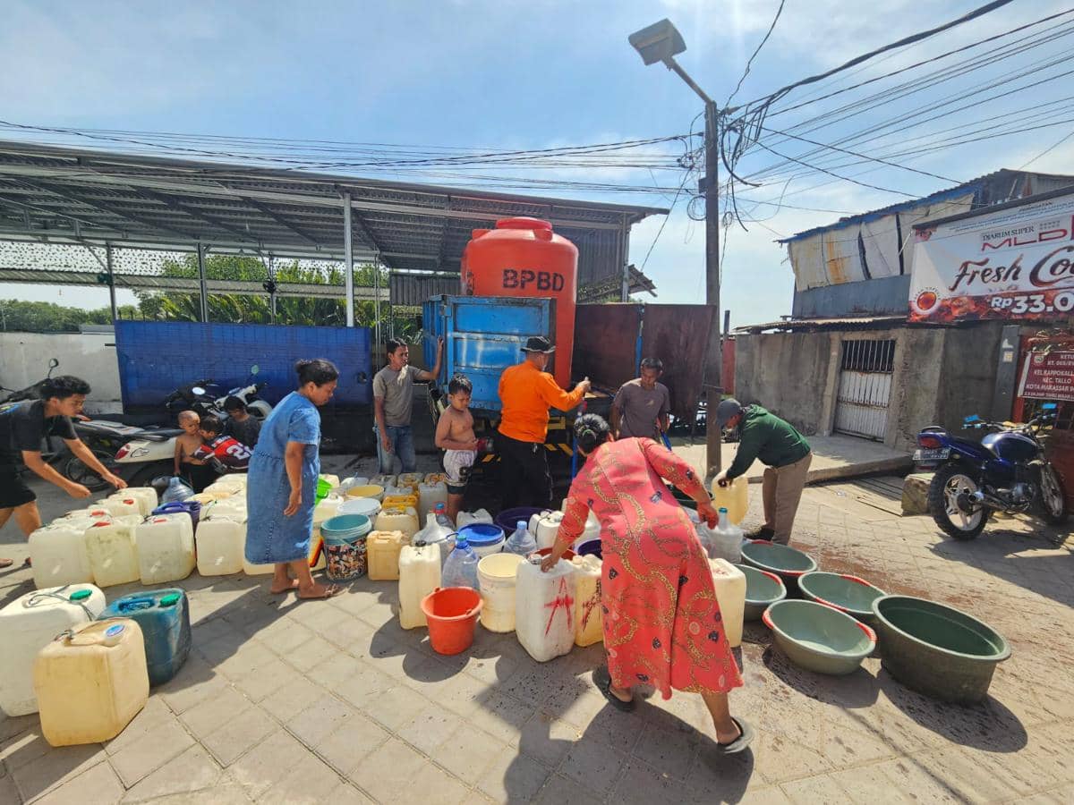 3.802 Keluarga Terdampak Kekeringan di Makassar Dapat Bantuan Air Bersih