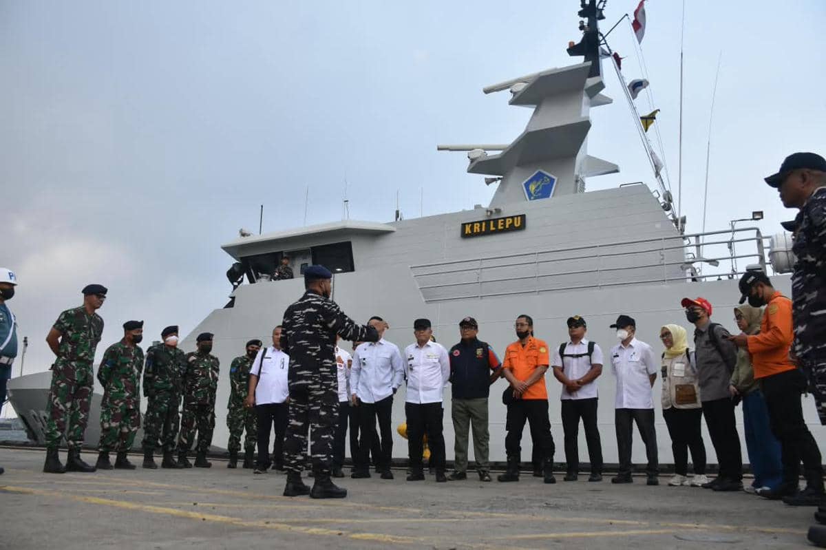 3 Kapal Perang TNI AL Cari Jurnalis Hilang Kontak saat Liput Anak Krakatau