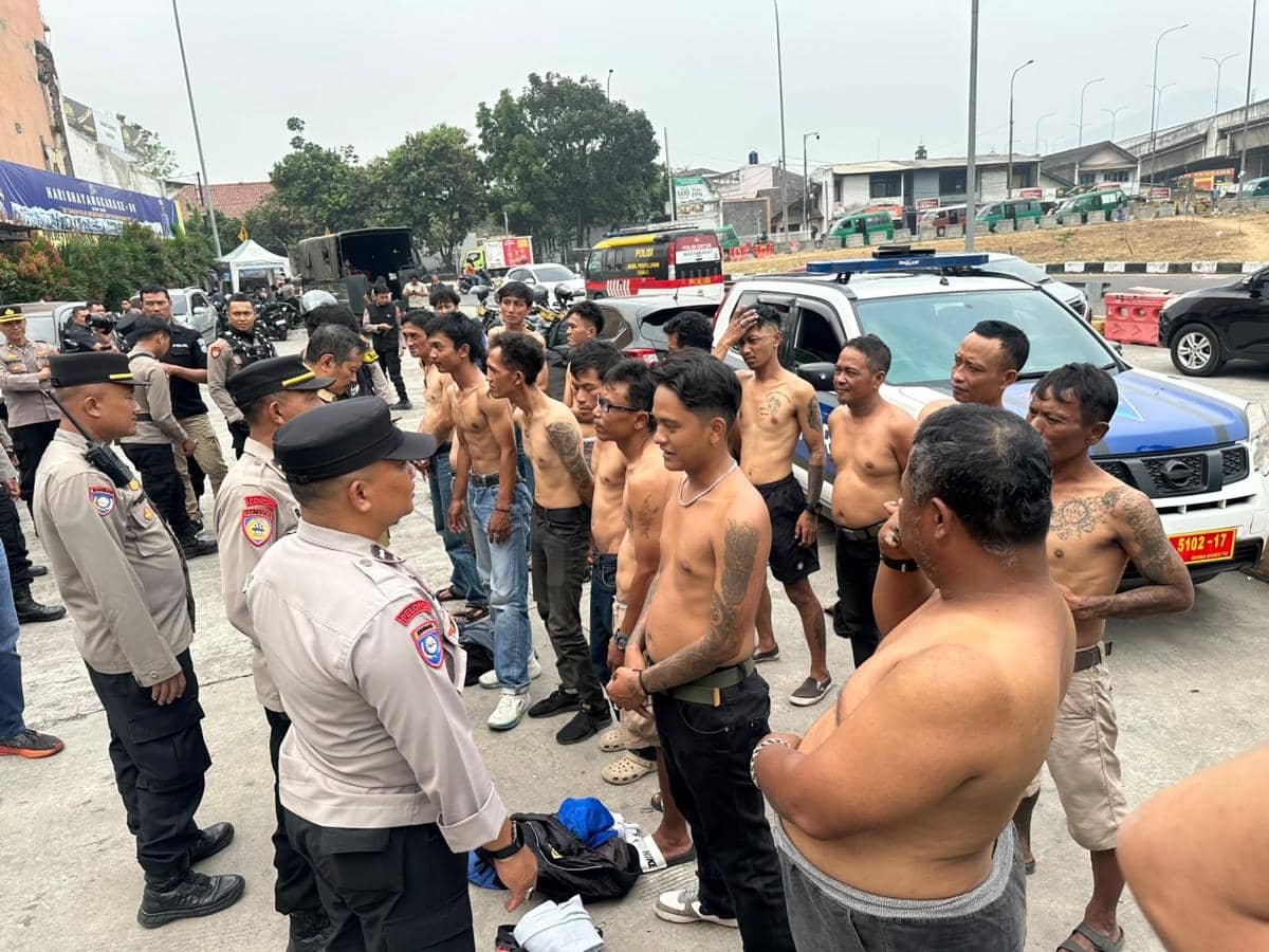 Polresta Bandung Sita 20.500 Butir Obat Keras, Amankan 15 Orang