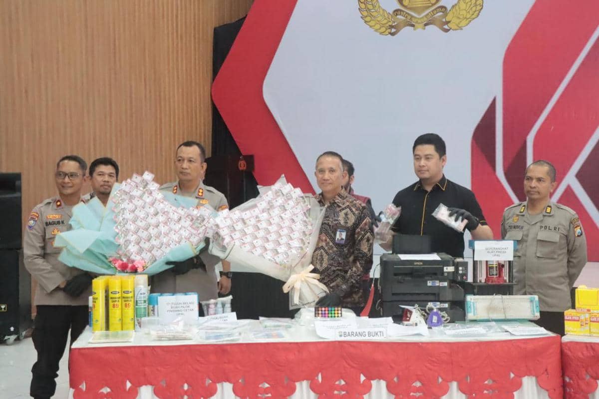 Polresta Sidoarjo Tangkap 3 Pengedar Uang Palsu Rp298,52 Juta