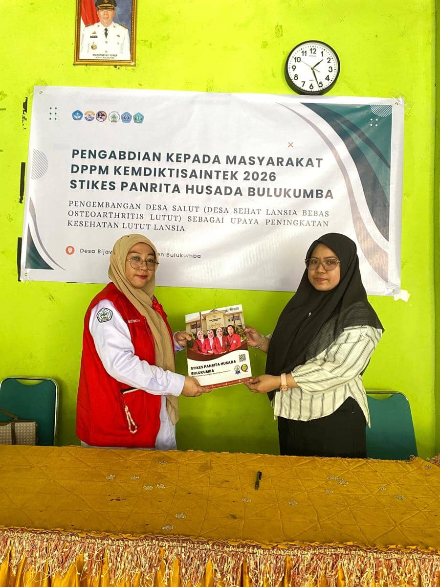 STIKES Panrita Husada Bulukumba menginisiasi program Pengembangan Desa SALUT (Desa Sehat Lansia Bebas Osteoartritis Lutut) di Desa Bijawang