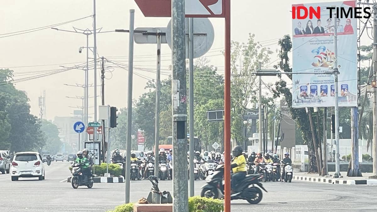 Udara di Kota Padang berkabut pada Rabu (9/9/2026) (Foto: IDN Times/Halbert Caniago)