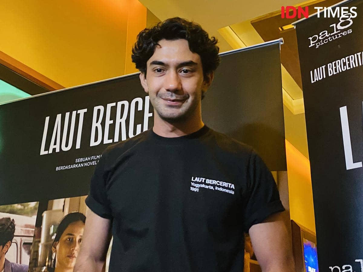 Reza Rahadian Sampaikan Doa untuk 5 Jurnalis Hilang di Anak Krakatau