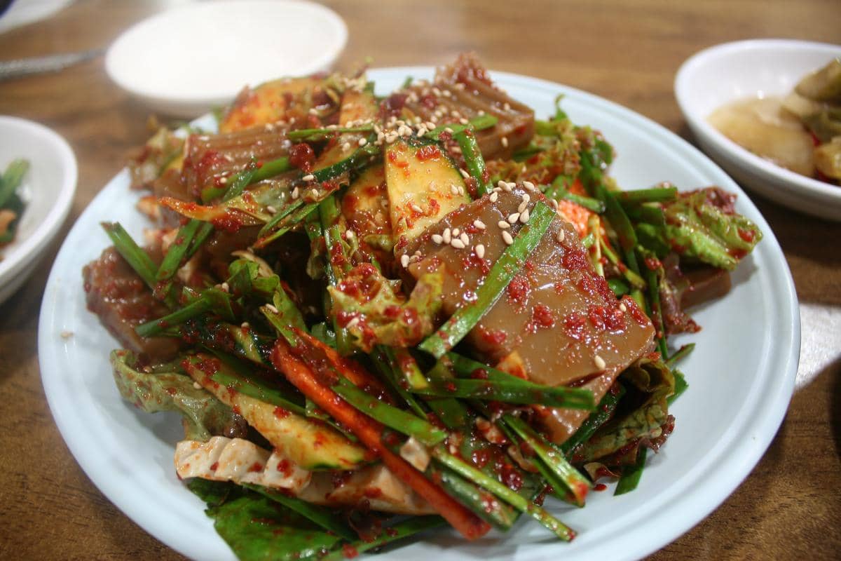 Resep Dotorimuk Muchim, Salad Jelly Acorn ala Korea yang Kenyal