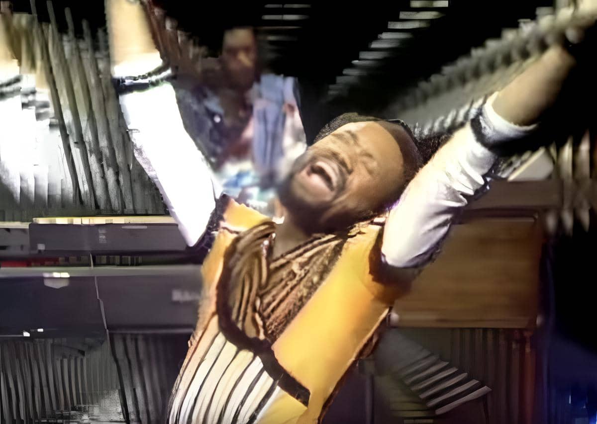 Earth, Wind, & Fire dalam video musik September