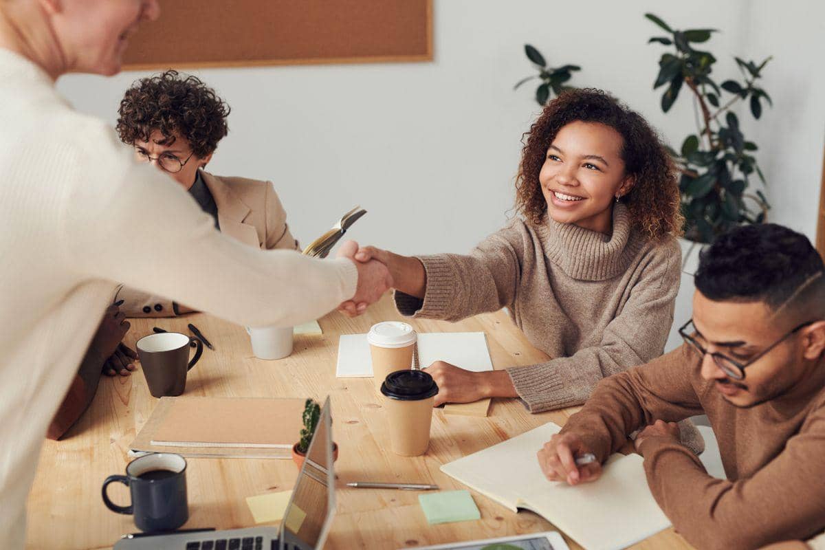5 Dampak Favoritism Atasan Terhadap Performa Tim di Kantor