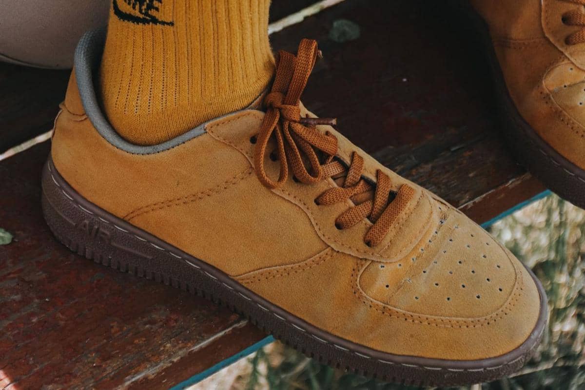 ilustrasi sepatu nubuck dinilai lebih manja dibandingkan sepatu berbahan suede