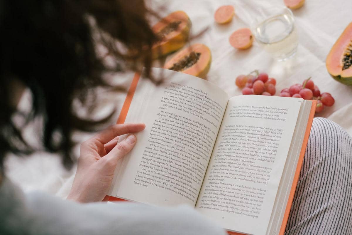 5 Alasan Rereading Buku Favorit Bisa Bikin Kamu Lebih Tenang