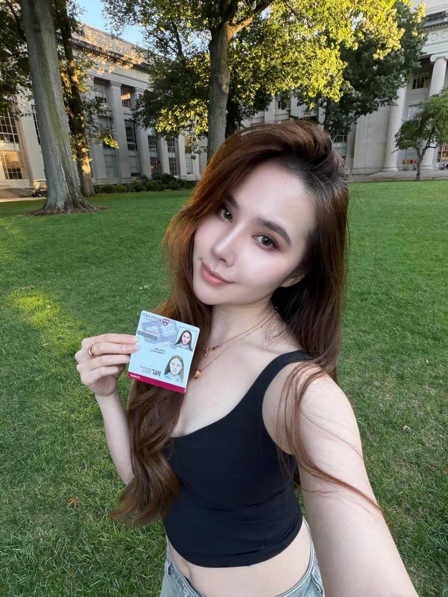 Agatha Chelsea menempuh pendidikan lintas kampus di MIT