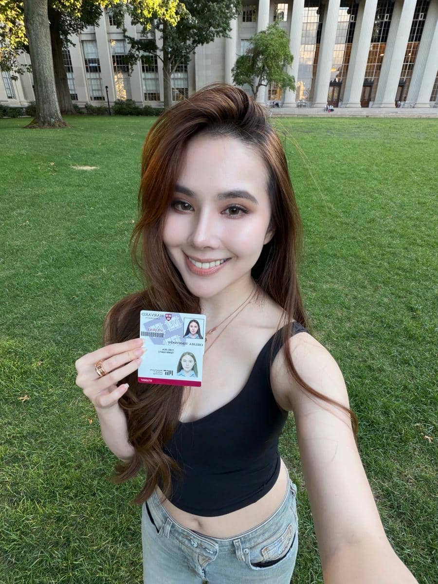 Agatha Chelsea menempuh pendidikan lintas kampus di MIT