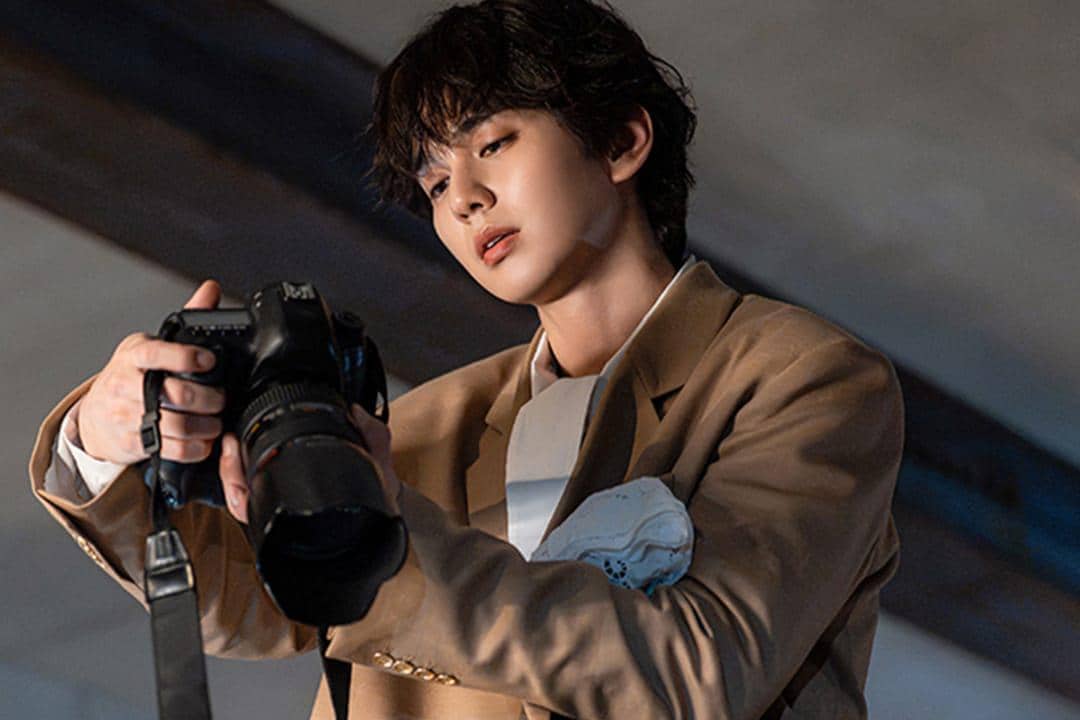 Still cut promosi drama Flex x Cop 2 dari unggahan akun Instagram resmi SBS Drama untuk materi serial tersebut.