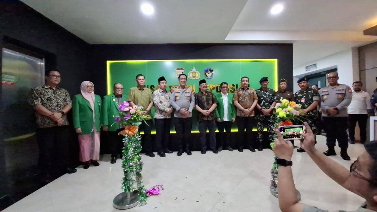 Universitas Muslim Indonesia (UMI) Makassar memperkuat kolaborasi dengan Kepolisian Daerah Sulawesi Selatan melalui pembentukan Pusat Studi