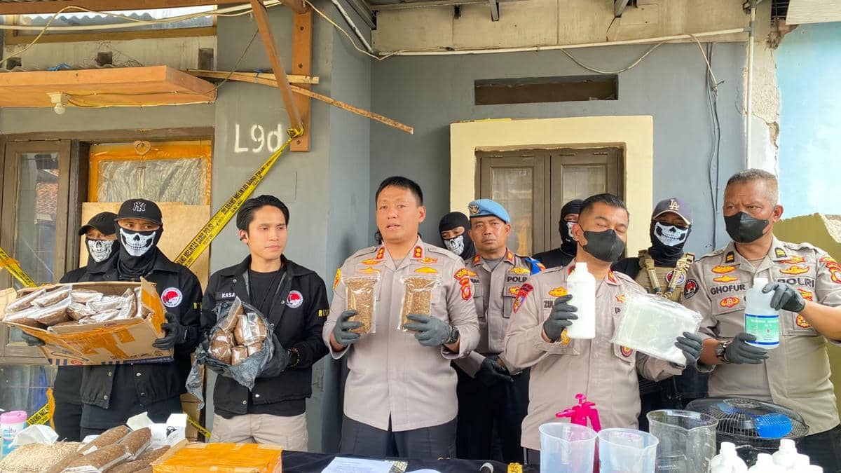 Belajar dari YouTube, Dua Bersaudara Produksi 150 Kg Sinte di KBB