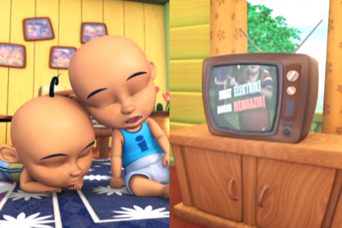 Upin dan Ipin tertidur di depan televisi yang masih menyala