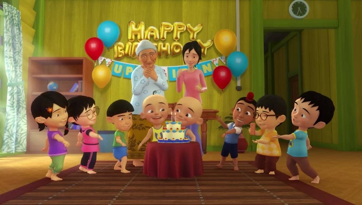 Upin dan Ipin merayakan ulang tahun bersama keluarga dan teman-teman
