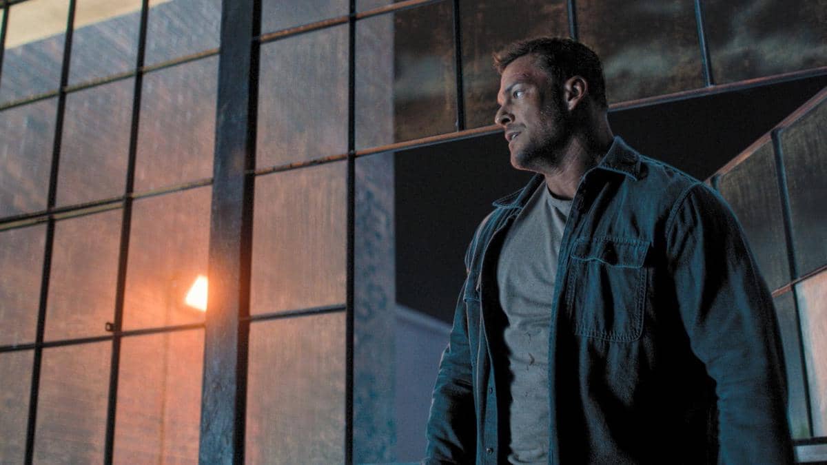 Cuplikan adegan serial Reacher musim keempat dari Prime Video, memperlihatkan karakter dalam salah satu momen cerita.