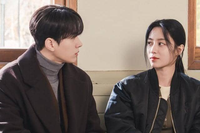 Kim Myung Soo dan Kang Min Ah beradu peran bersama dalam adegan drama Love in Sync produksi Lifetime.