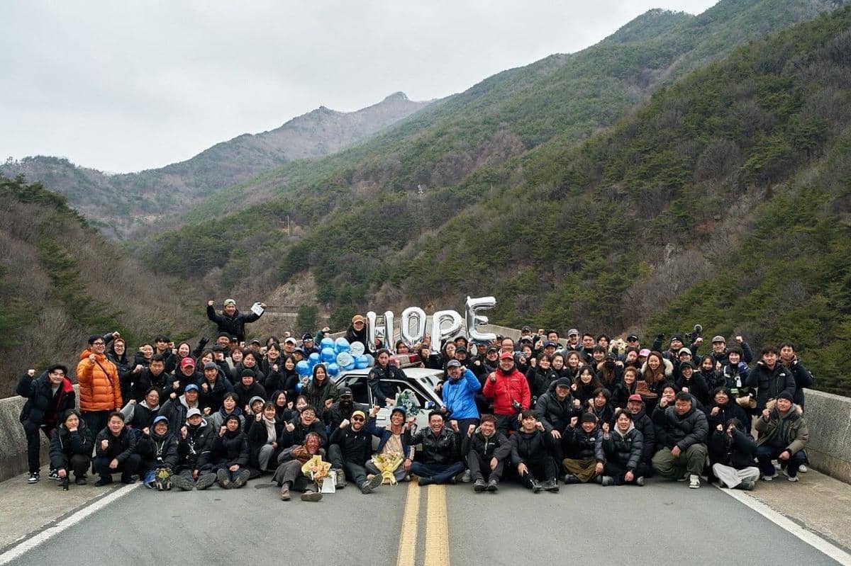 Potret kru dan pemain film Hope di Seonggidaegyo di Hapcheon-gun, Korea Selatan