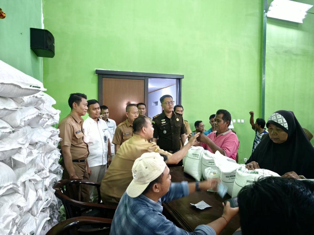 BULOG Cirebon Kawal Bantuan Pangan hingga ke Masyarakat yang Berhak