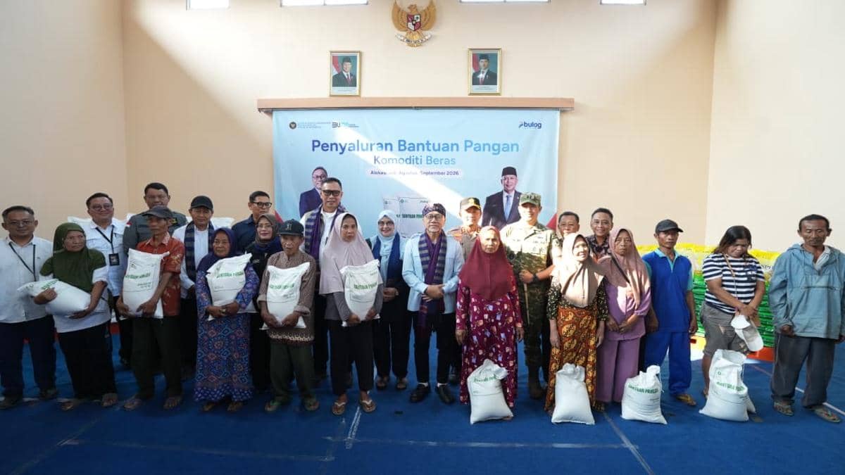 BULOG dan Kemenko Pangan Bagikan 7.542 Ton Beras Bantuan Pangan di Kediri