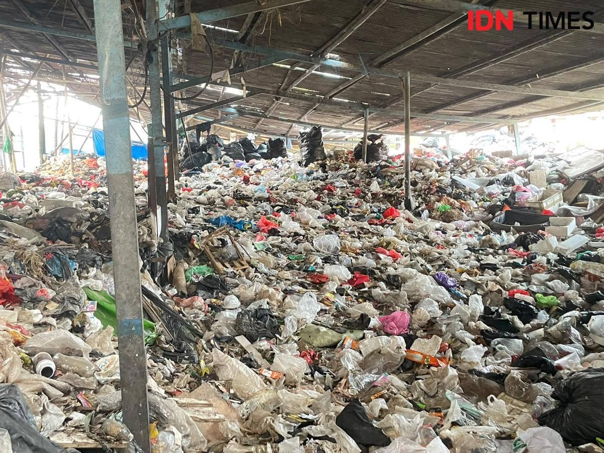 Air Lindi TPST Abu & Co ke Sungai Cisadane, Camat Tak Tahu Izin Lingkungan   