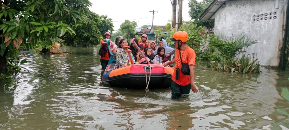 Banjir Kepung Medan Labuhan, BPBD Evakuasi Warga ke Masjid