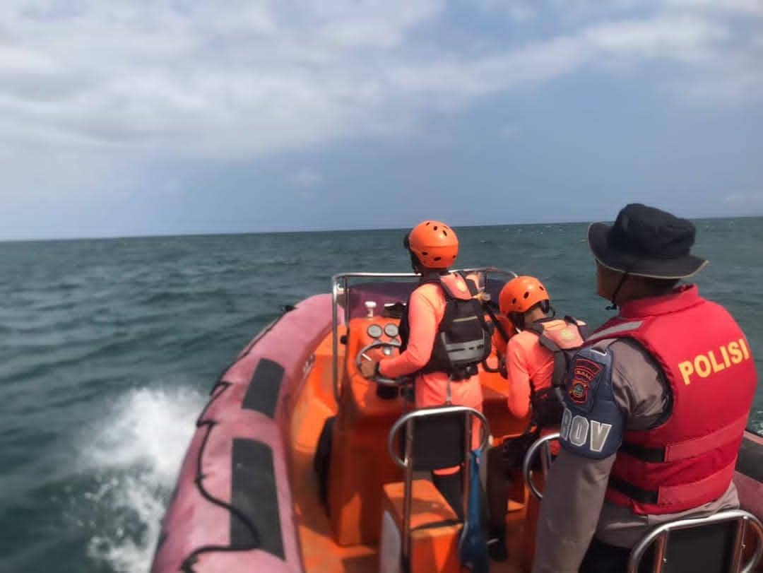 Nelayan Jembrana Hilang usai Sampan Hantam Kayu di Perairan Pulukan