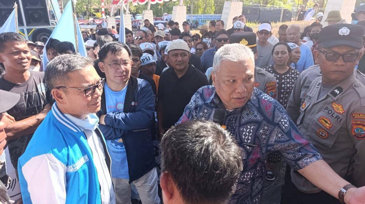 Demo Buruh di DPRD Sulut, Tuntut UU Perlindungan Ketenagakerjaan