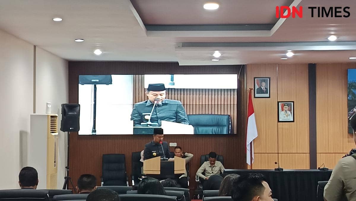 Gubernur Sulsel Ungkap Faktor Penyebab Antrean Panjang BBM di SPBU