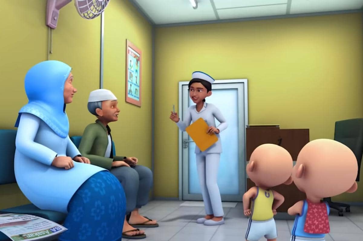 beberapa warga kampung Durian untuh tengah melakukan pemeriksaan kesehatan di klinik terdekat