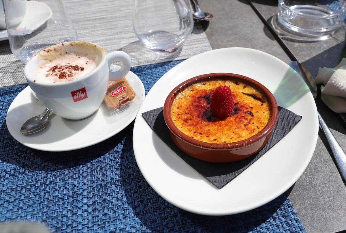 ilustrasi hojicha crème brûlée