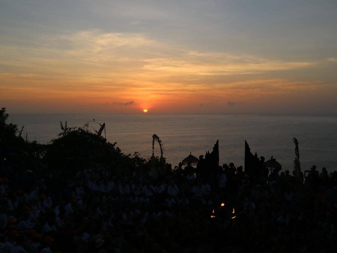 pemandangan sunset di Pura Luhur Uluwatu (dok.pribadi/Natalia Indah)