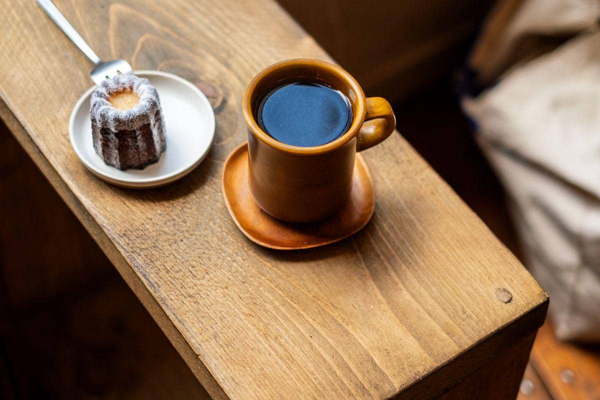ilustrasi canelé sea salt coffee